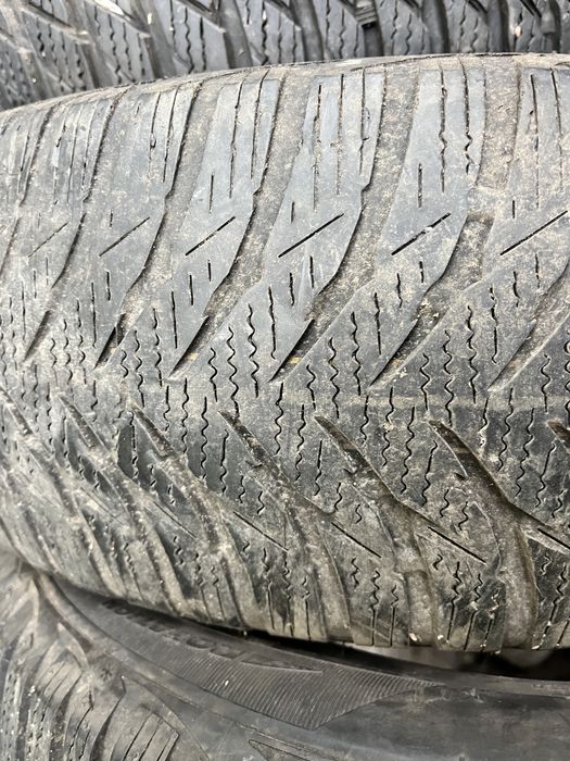 Резина Goodyear UltraGrip 8 195/60R16 2012год