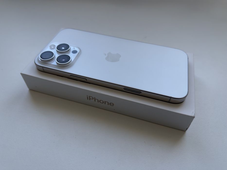 Iphone 16 pro max - como novo