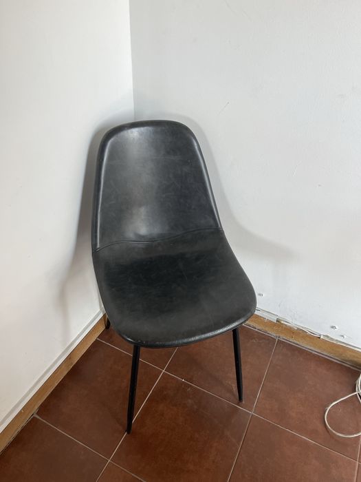 Mesa com 4 cadeiras