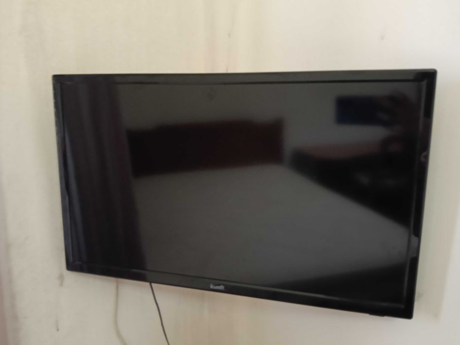 Vende se recheio de quarto para desocupar