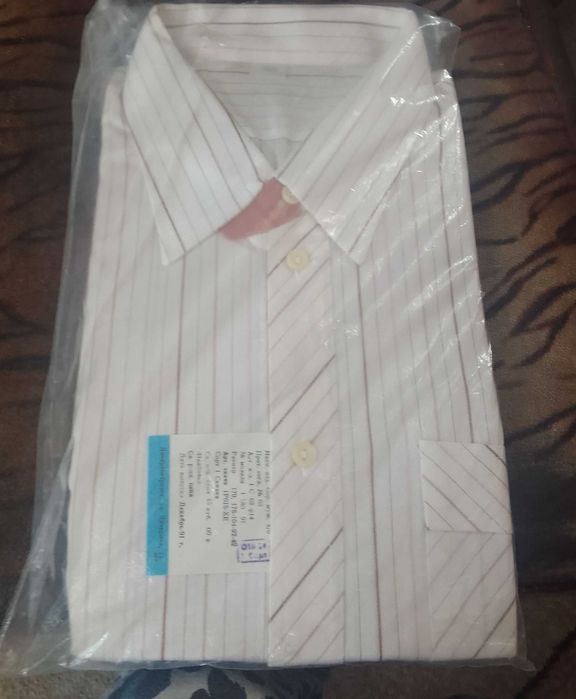 Продам чоловічу сорочку.