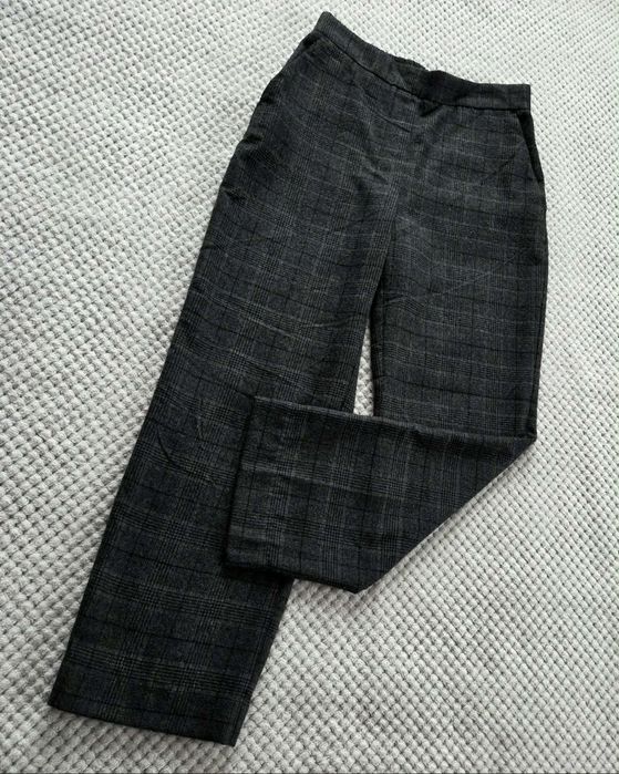 Klasyczne eleganckie spodnie z gumką z wysokim stanem cygaretki print krata rozmiar 34 XS