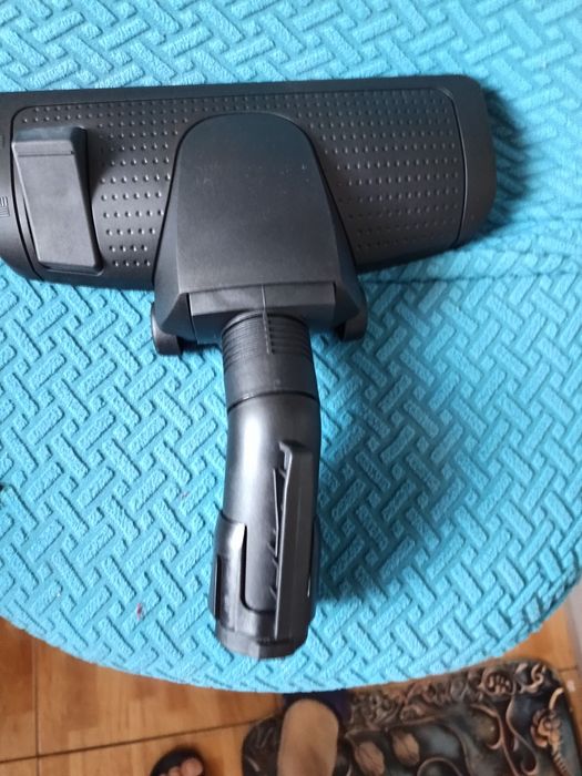 Szczotka do odkurzacza Bosch.