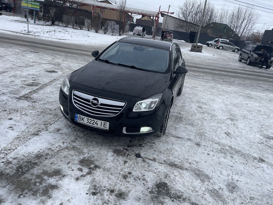 Авто Opel insignia 2010