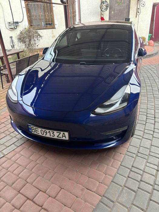 Сдаю теслу 3 под такси