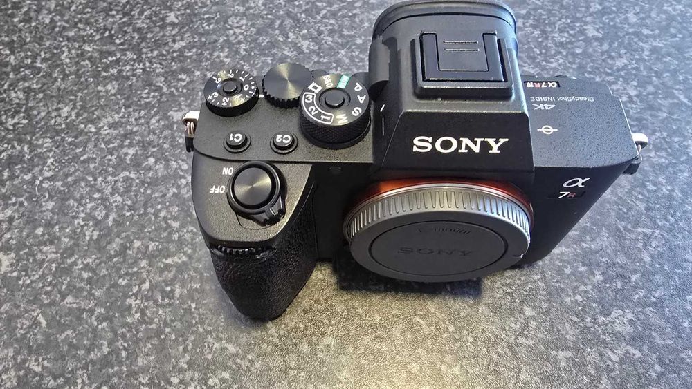 Sony A7R IV - 2 Baterias, 20100 clicks