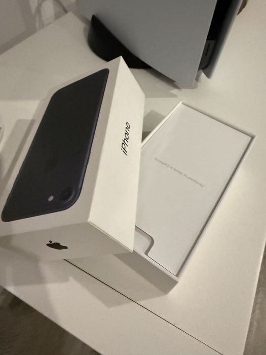 Caixa iPhone 7 *NOVA*