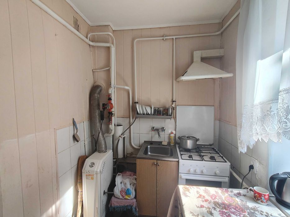 Трикімнатна квартира з автономним опаленням в районі ДЕУ