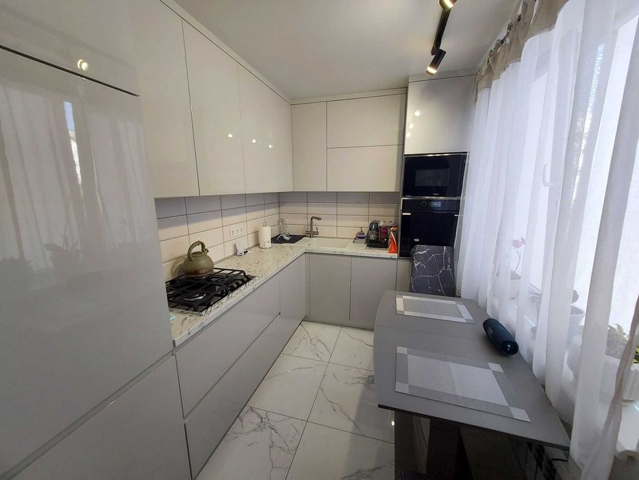 Продам 3х комнатную квартиру. Салтовка метро Студенческая.