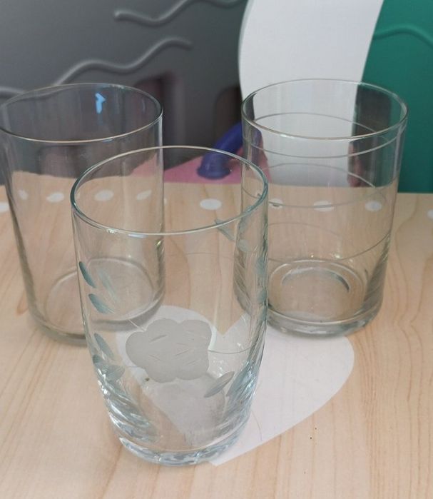 Szklaneczki PRL trzy szt cena 20 zl