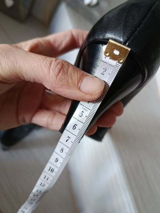 Buty damskie skórzane na obcasie But modern design 37