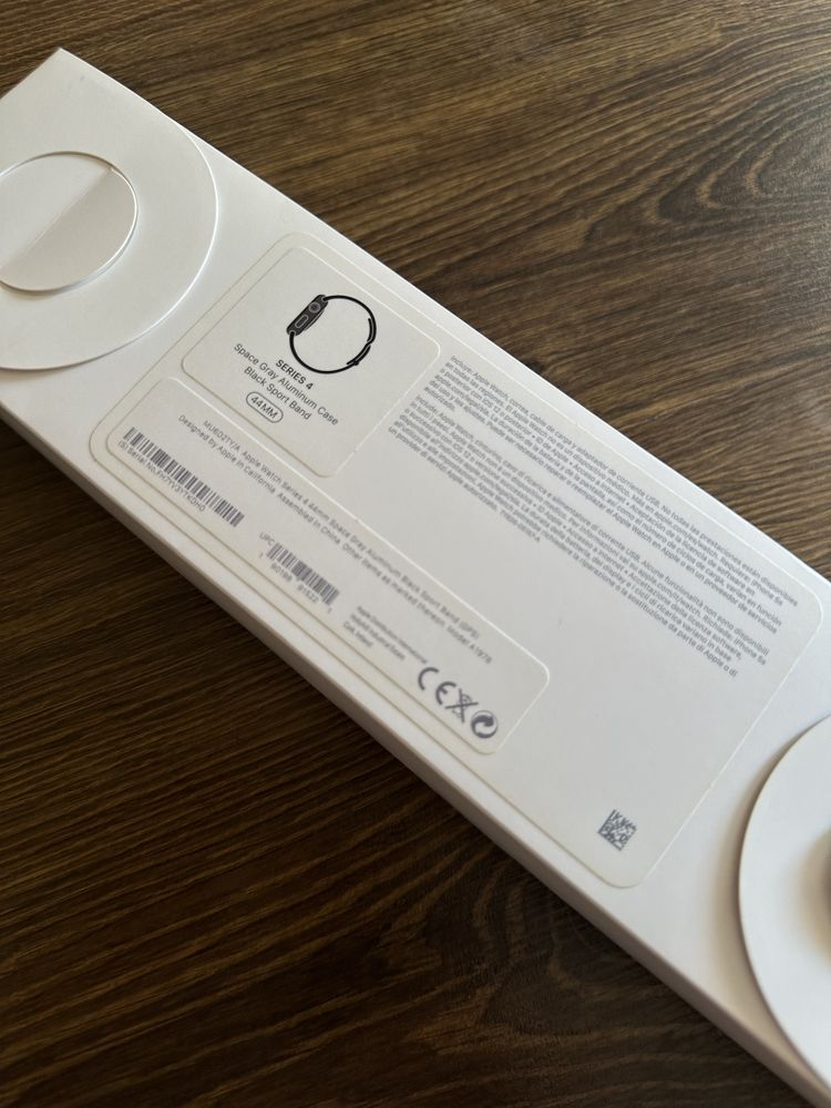 Apple watch series 4 44mm space gray 4 500 Olx