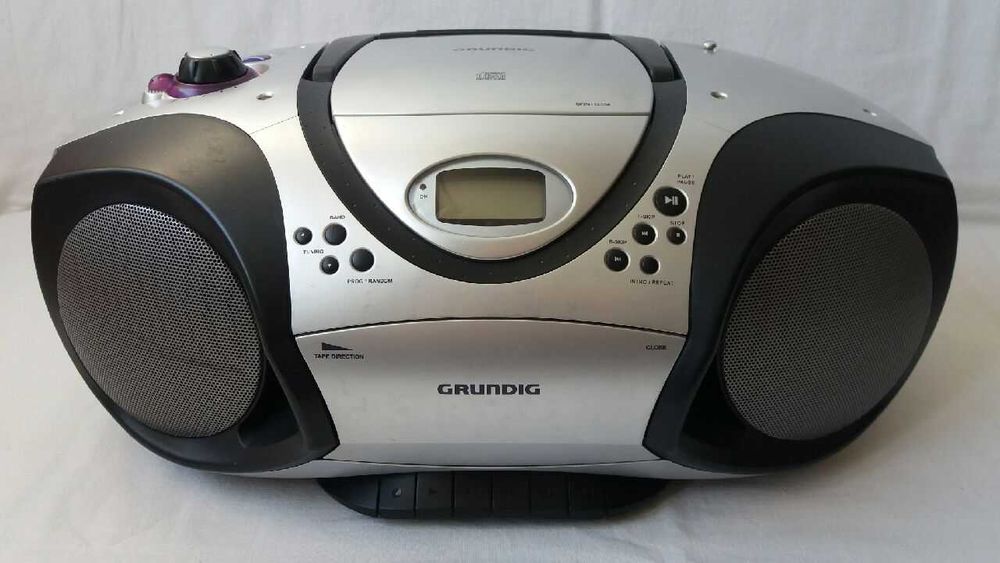 Radiomagnetofon z CD Grundig Freaxx 30