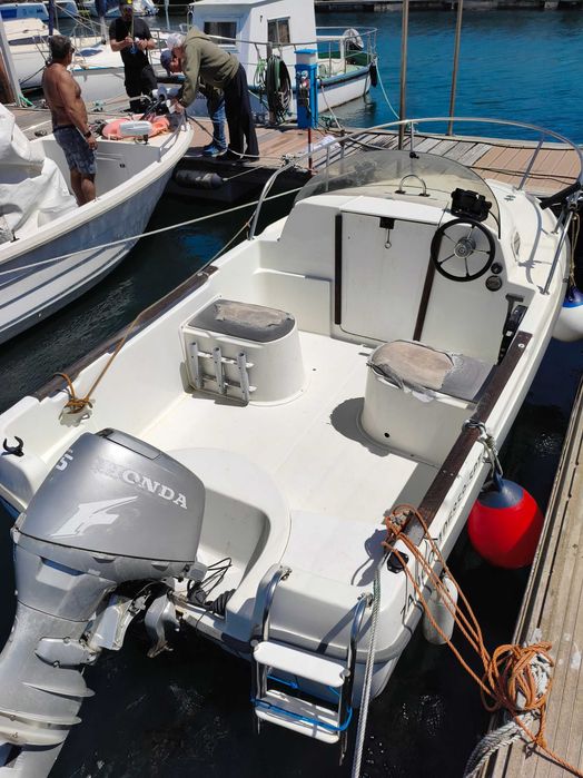 Barco Semi-Cabinado Beneteau Antares 450