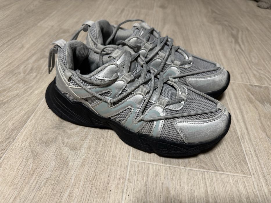 Кросівки кроссовки