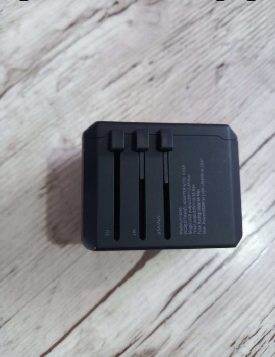 Uniwersalny adapter Tripper