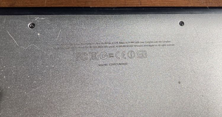 MacBook Pro de 2011 com motherboard queimad