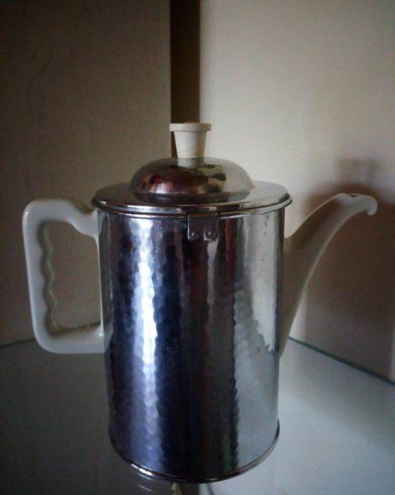 Cafeteira térmica ou bule modelo Thermisol em porcelana
