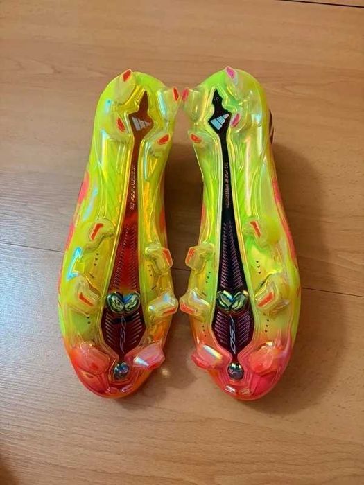 Chuteiras novas Adidas F50 Hyperfast Elite MG número 40