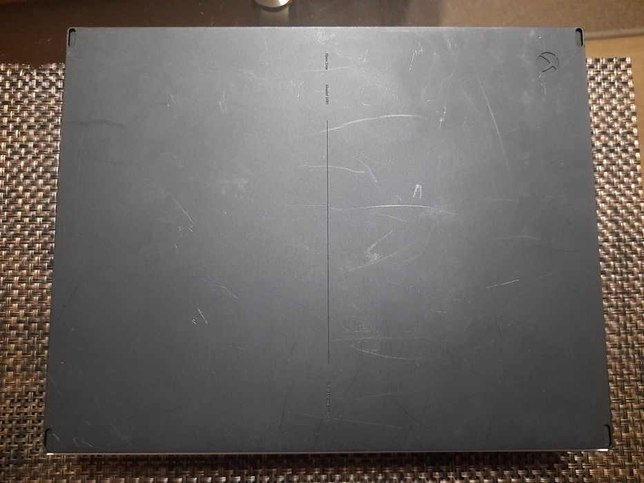 Xbox One S 500gb + геймпад