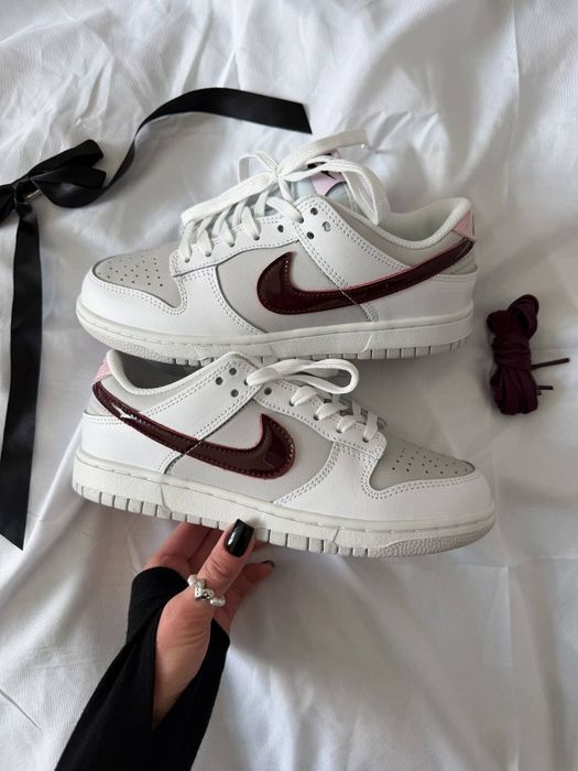 Nike Dunk SB Low Sail Burgundy Crush жіночі кросівки найк данк