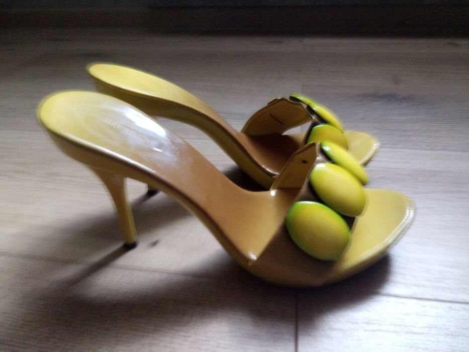 Босоножки 39 р