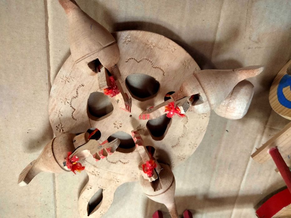 Brinquedos em Madeira