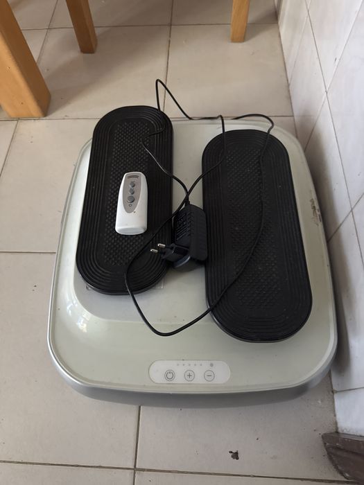 Exercitador Elétrico de Pernas MOBICLINIC Legfit Caminhada Sentada Dispositivo de Circulação Sanguínea Com Controlo Remoto Velocidade Ajustável