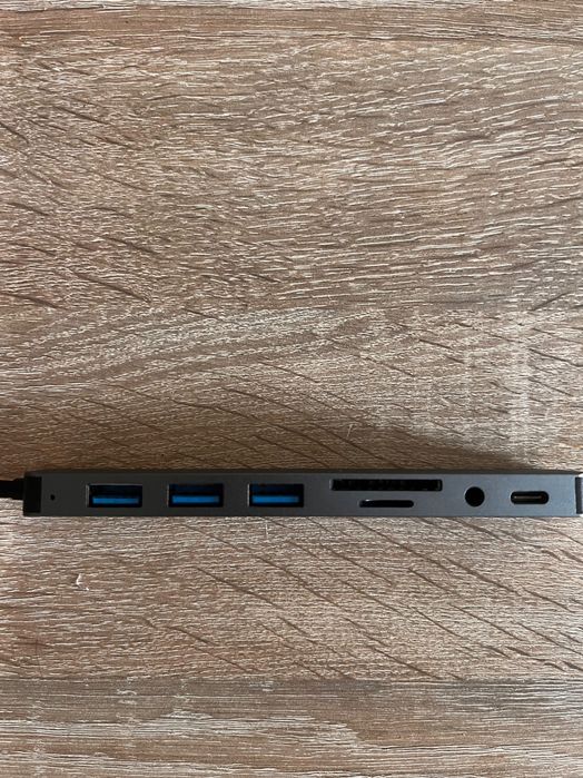 USB-хаб 8-в-1 з USB 3.0, Type-C, SD/TF та 3.5мм аудіо