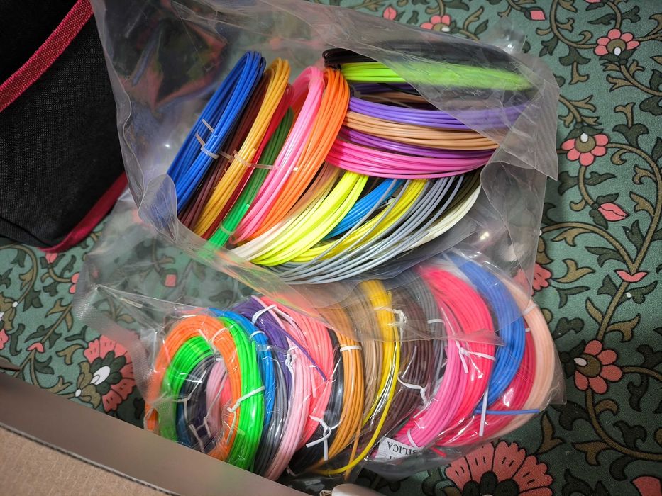 Caneta 3D praticamente sem uso.