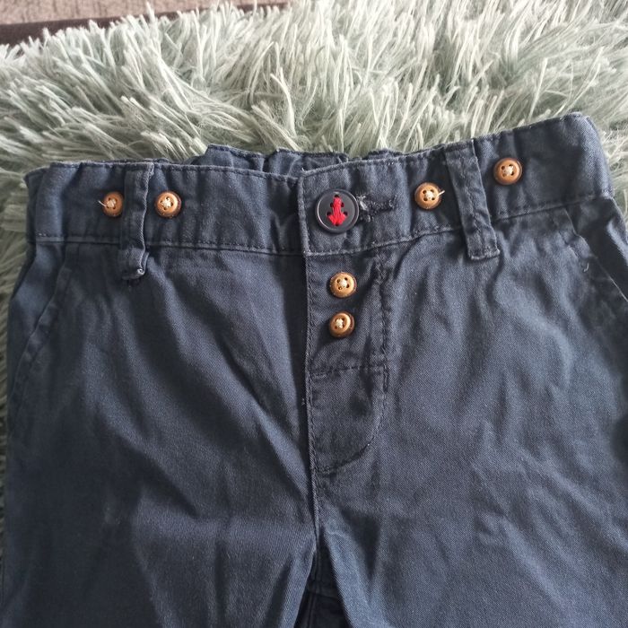 Krótkie granatowe spodenki regulowane rozm 74 H&M