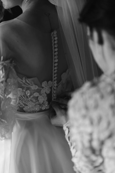 Весільна сукня