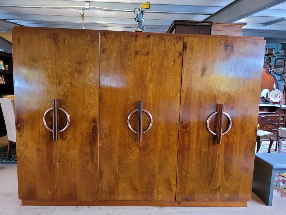 Lindíssimo roupeiro antigo arte Deco - restaurado