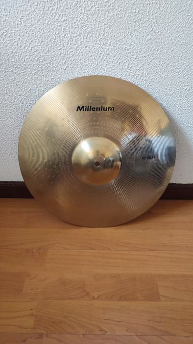 Conjunto de pratos e stand para bateria (Ver descrição)