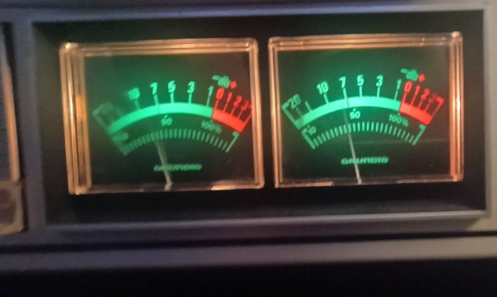 Grundig TK 845 szpulowy do Twojego pokoju odsłuchowego.