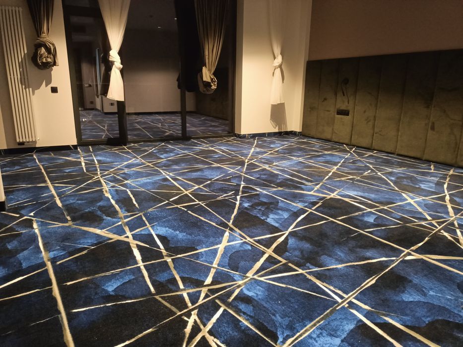 Монтаж напольних покриттів