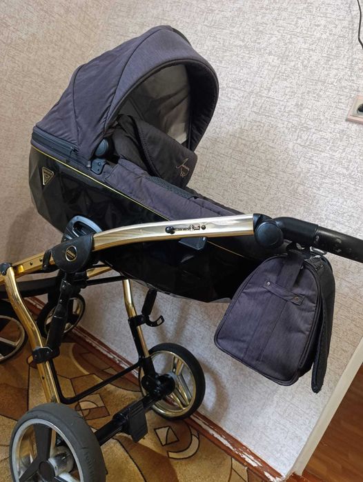 Продам детскую коляску
