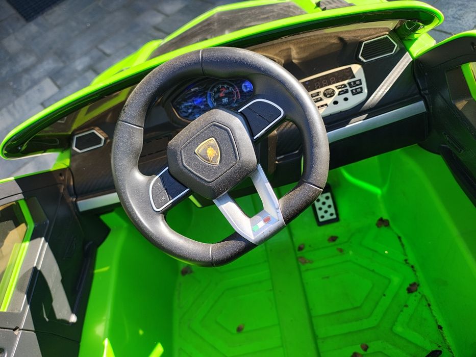 Samochód na akumulator Lamborghini URUS  4x4