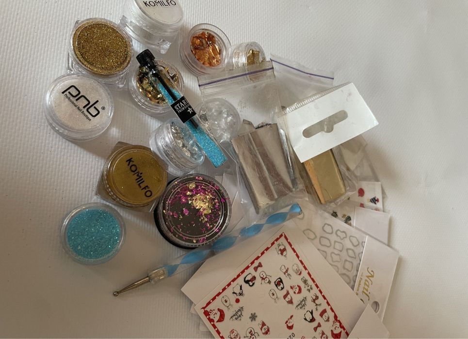 Лампа, лаки, гелі