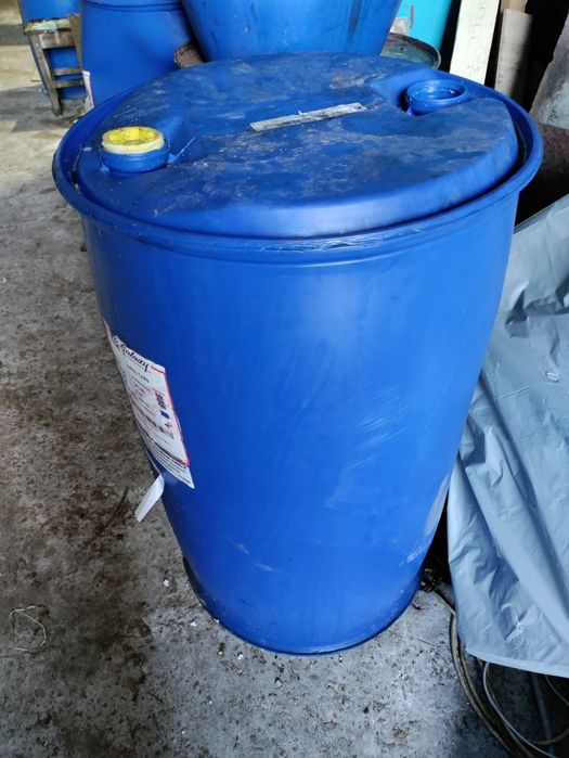 Бочка  из пластмассы. Бочка металлическая