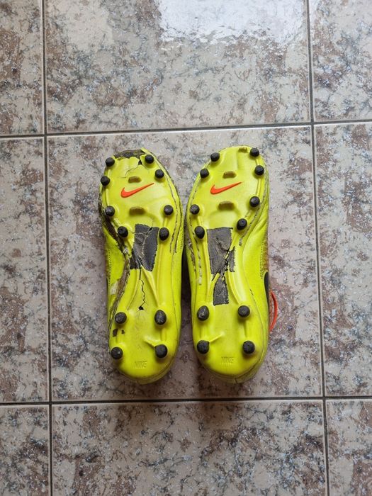 Chuteira Nike Magista 42