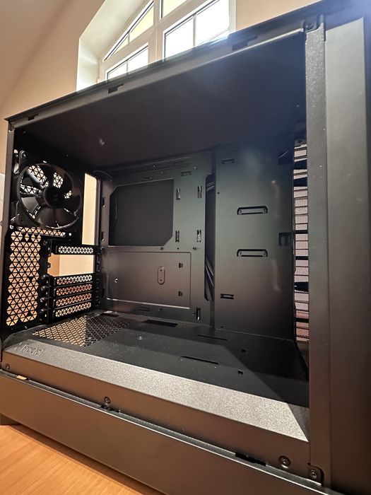 Caixa ATX Fractal Design Pop Silent Black (Como Nova)