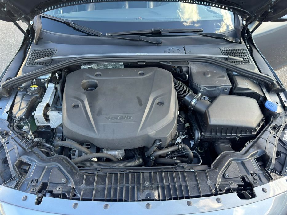 Volvo V60 Facelift R-Design D3 Drive-E 2016