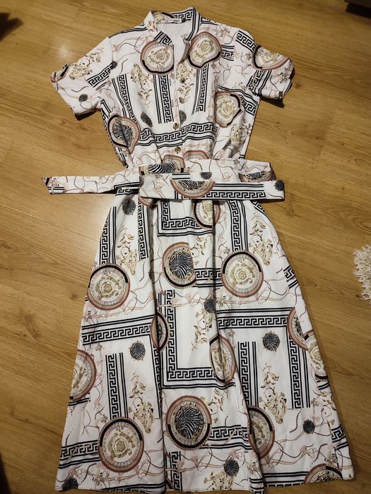 Długa sukienka damska.