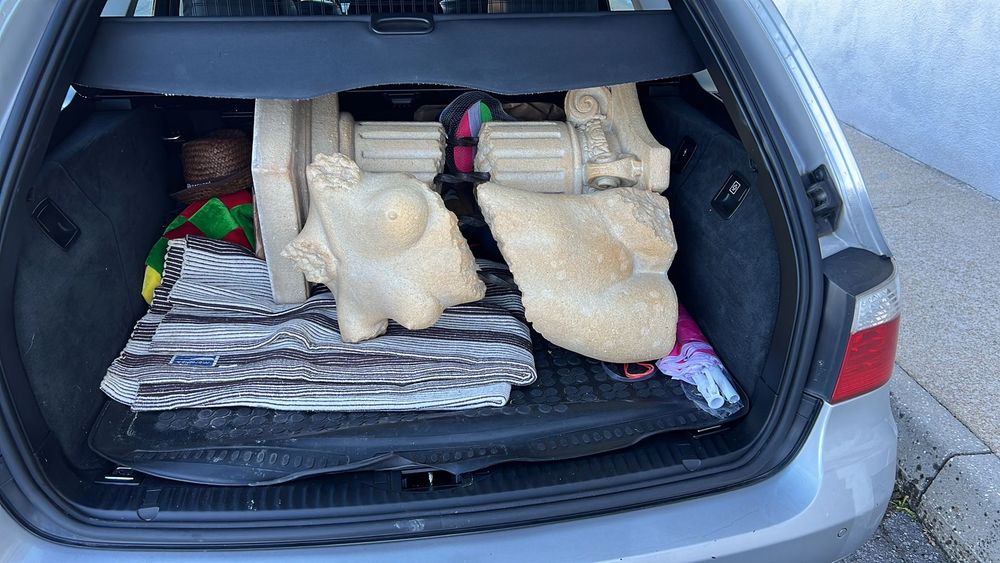 Estatua mulher desnuda