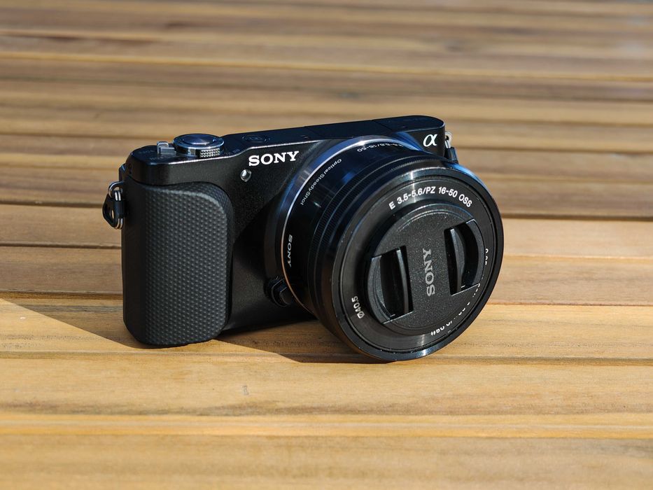 Aparat Sony NEX-3N bezlusterkowiec APS-C, w stanie jak nowy, przebieg tylko 4400 zdjęć, obiektyw 16-50 OSS