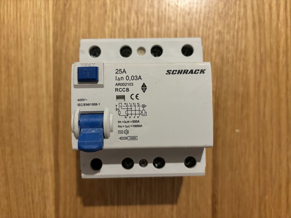 RCCB Wyłącznik różnicowoprądowy Schrack AR002103