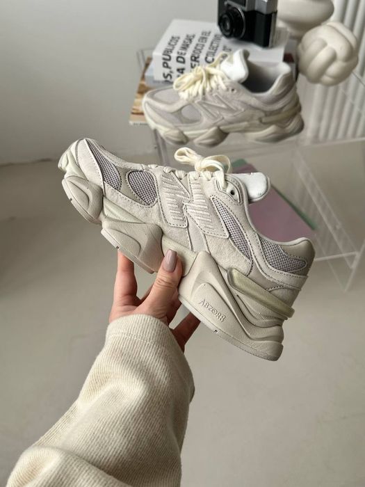 New Balance 9060 Light Beige жіночі кросівки ню беланс 9060 бежеві