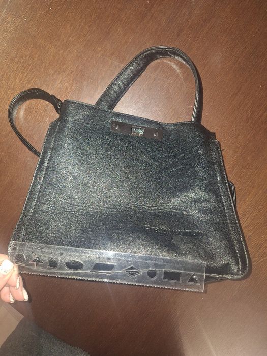 Сумка жіноча чорна в ідеальному стані