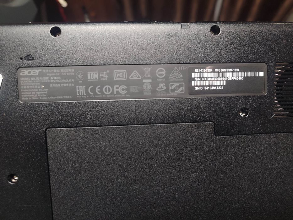 Ноутбук Acer Aspire ES1-732-C9D4